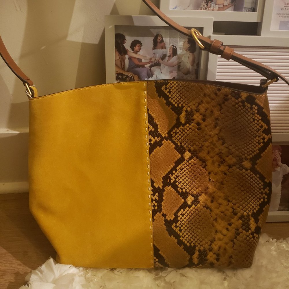 TORY BURCH Mcgraw Exotic Hobo bag in yellow - Picture 2 of 6